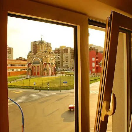 Mir بيت ضيافة كراغوييفاك